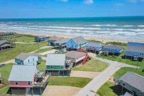 Private beach access -360 Water Views - Upscale home - Second Row